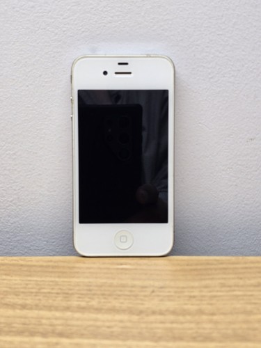 White 8gb apple - 8gb,